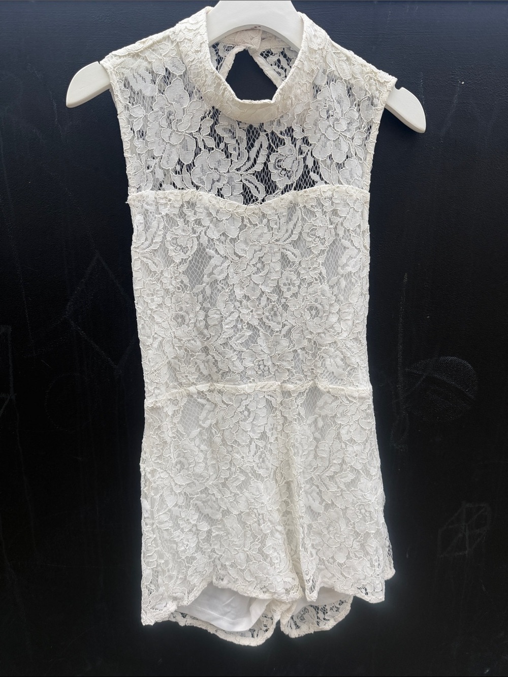 Line & Dot white Floral Lace backless Sleeveless Romper